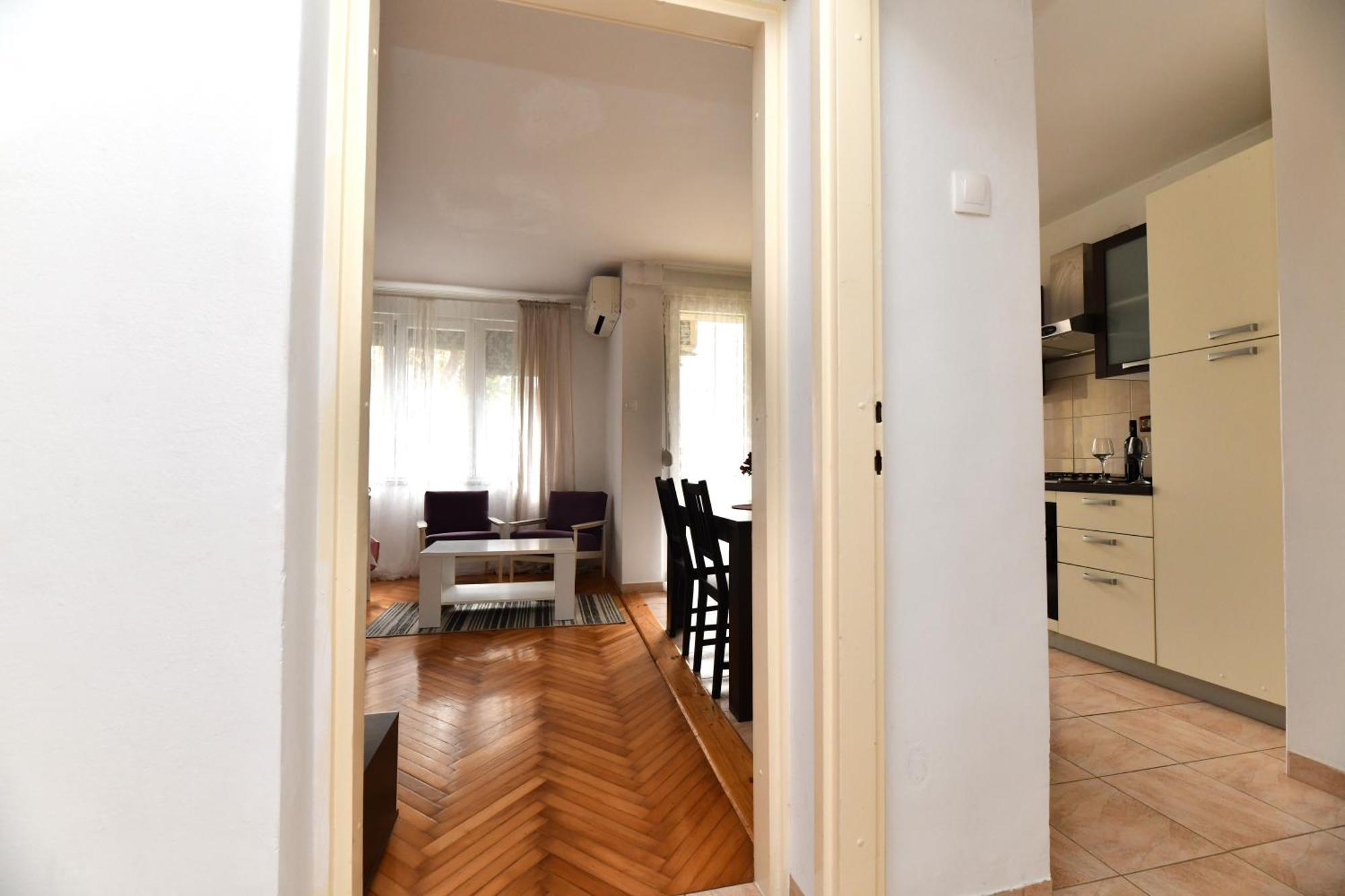 Cozy 16a Apartment
